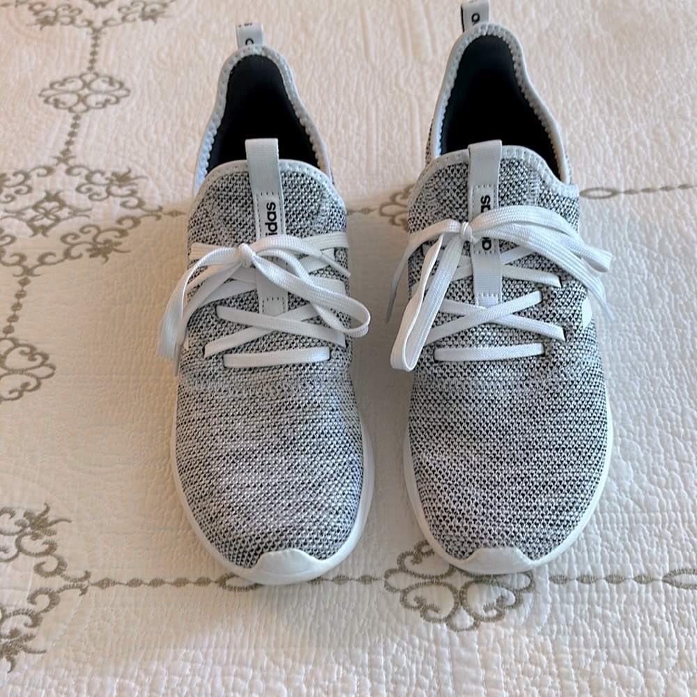 Adidas slip-on tennis shoes